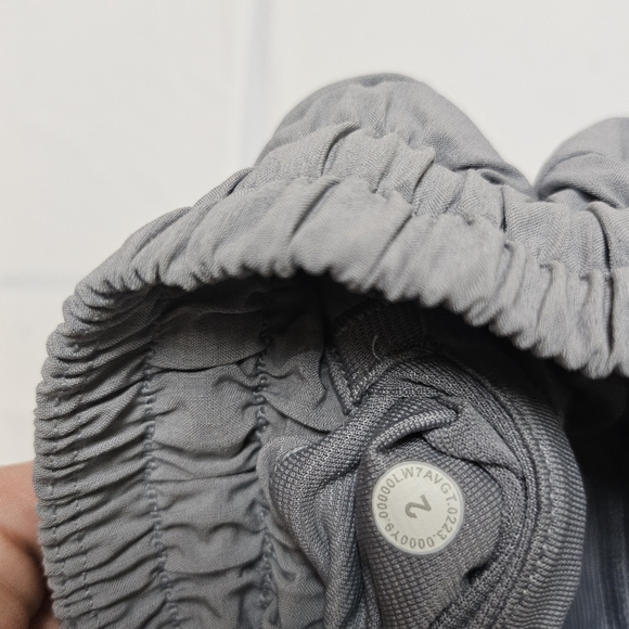 Lululemon Hotty Hot Low-Rise Lined Short 4" (Rhino Grey) - Picture 9 of 15